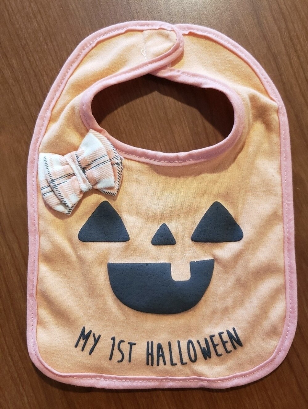 My 1st Halloween Pumpkin Bib. Modern Baby. Peachy color. Dress Up Drool Bib NEW
